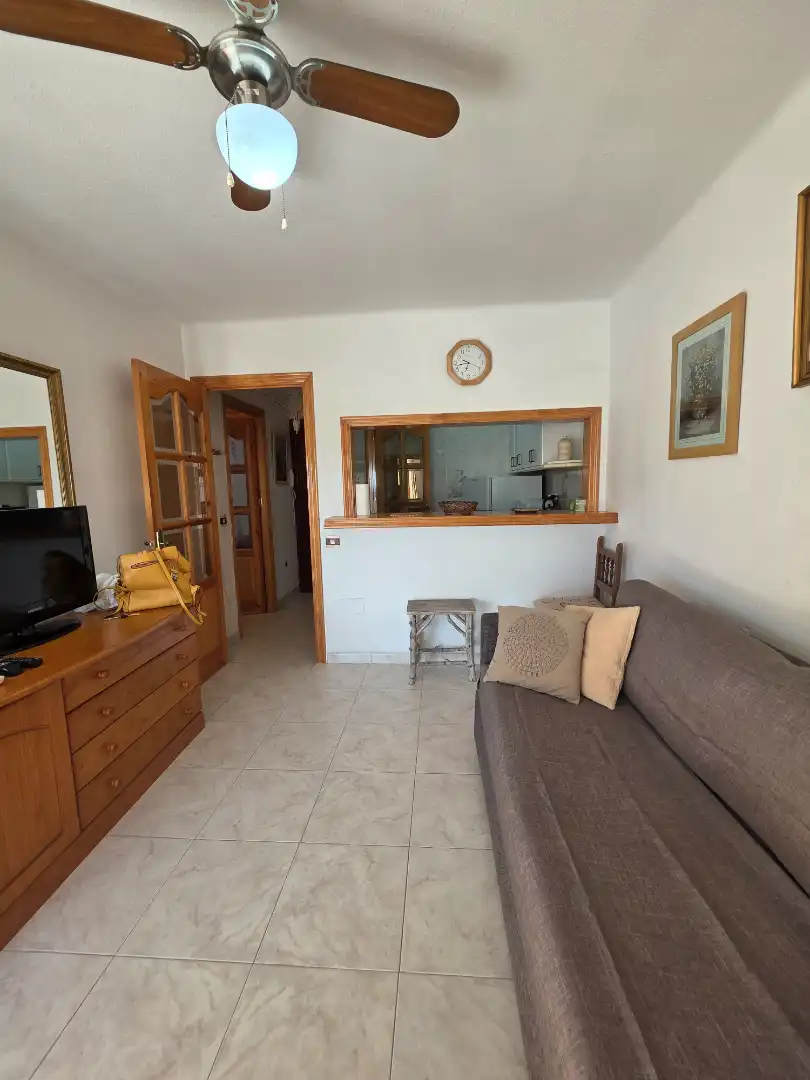 Dormitori de Apartament de lloguer en Torrox amb Aire condicionat, Calefacció i Moblat