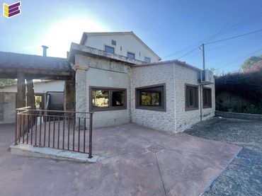 Locale commerciale in affitto a Calle A Cancela 10