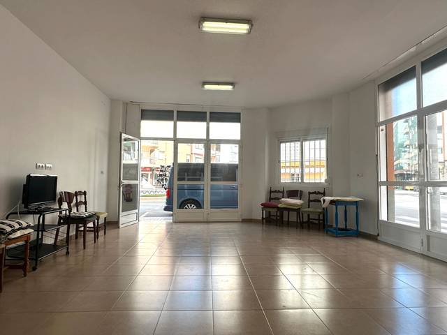 Local comercial en Alquiler en Carrer d'Isaac Peral en El Perelló