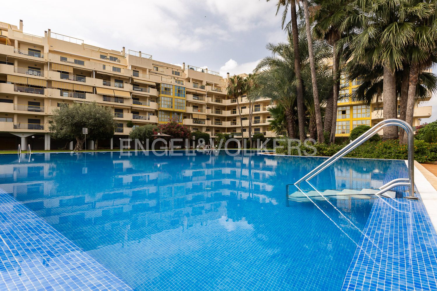 Swimming pool of Apartment for sale in Dénia  with Air Conditioner, Heating and Private garden