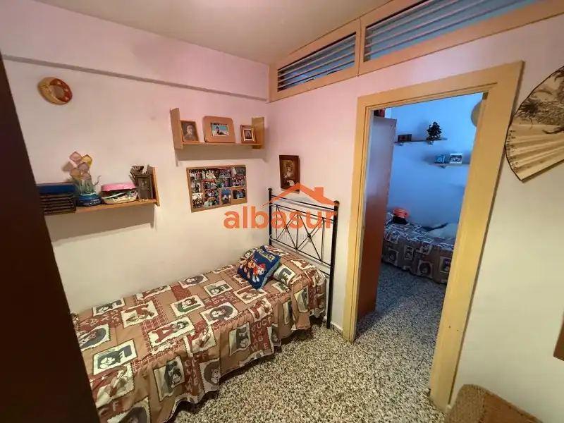 Dormitori de Pis en venda en Córdoba amb Aire condicionat i Terrassa
