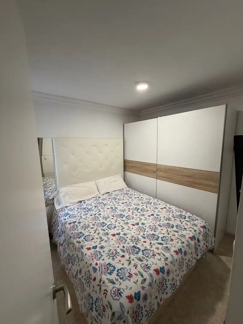 Flat for sale in Reyes Católicos
