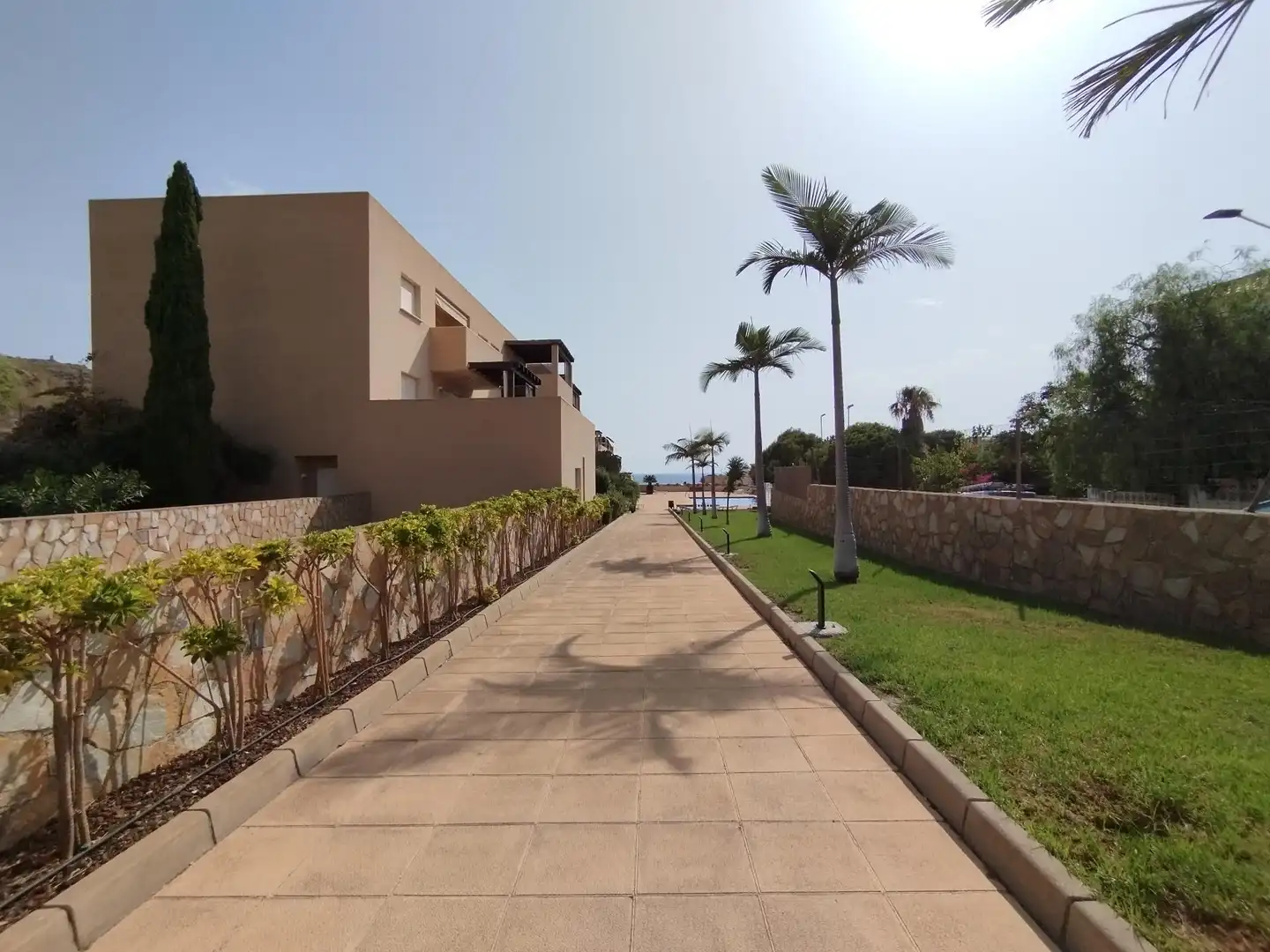 Vista exterior de Pis en venda en Águilas amb Aire condicionat, Calefacció i Jardí privat