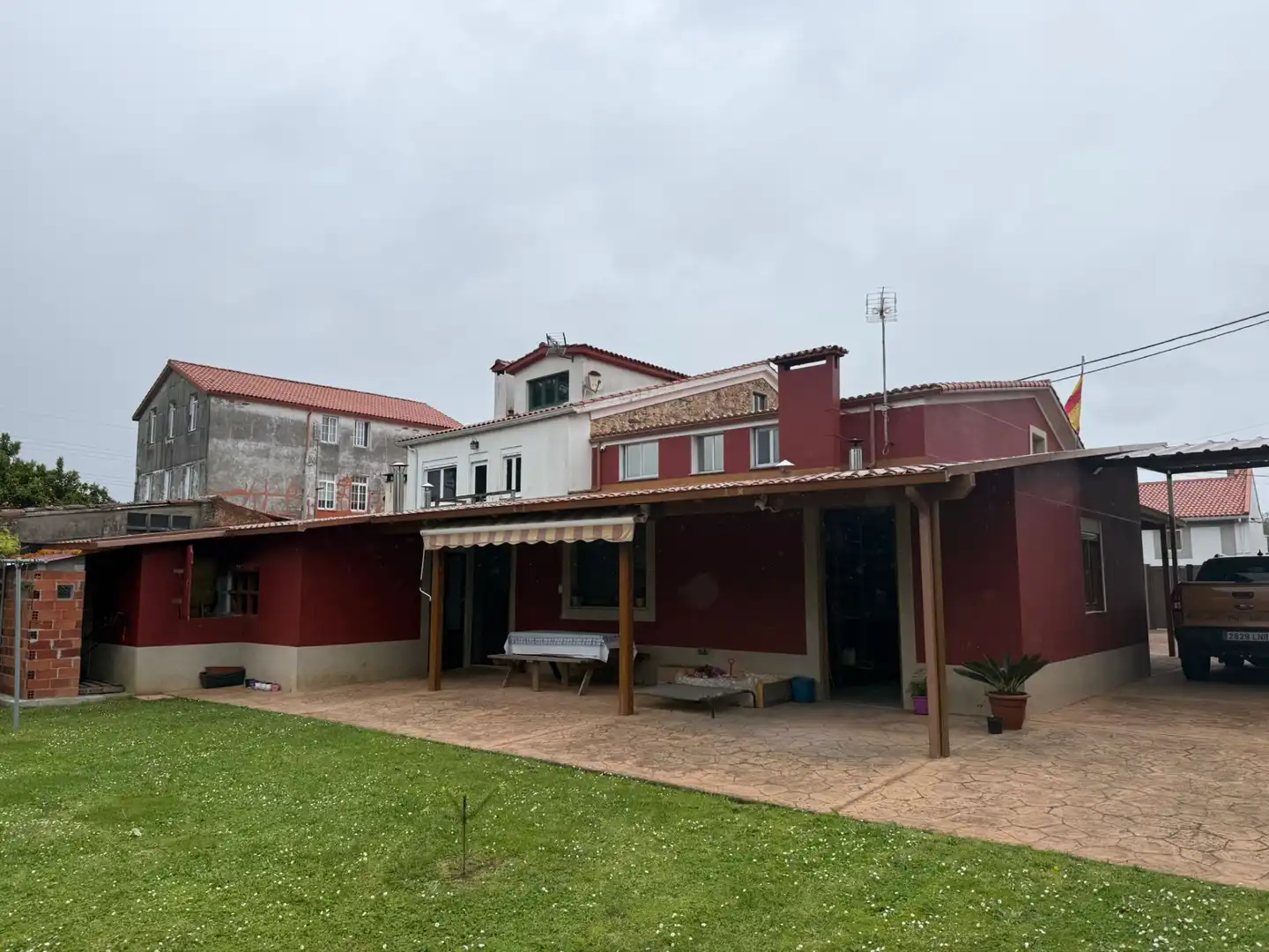 Exterior view of Detached homes for sale in Neda  with Heating, Private garden and Parquet flooring