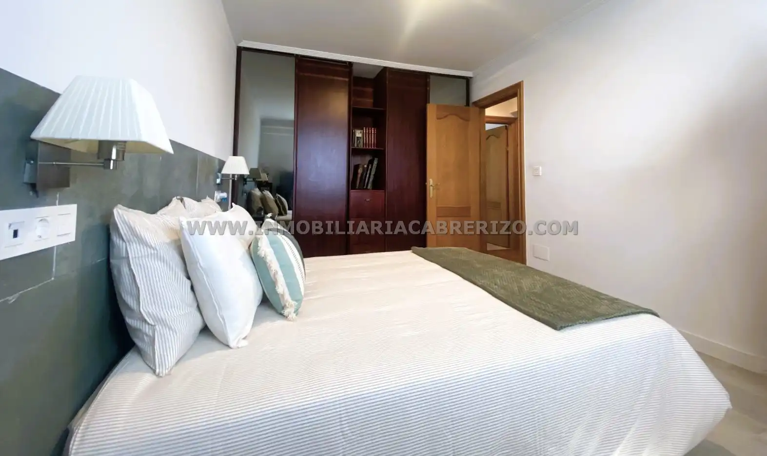 Habitación de Casa o chalet en venta en Olóriz / Oloritz con Aire acondicionado, Calefacción y Jardín privado