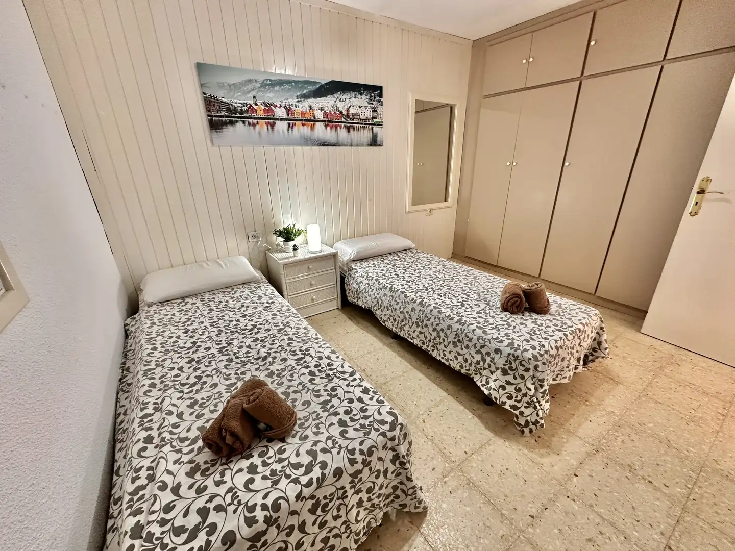 Schlafzimmer von Einfamilien-Reihenhaus zur Miete in Arona mit Terrasse, Möbliert und Ofen