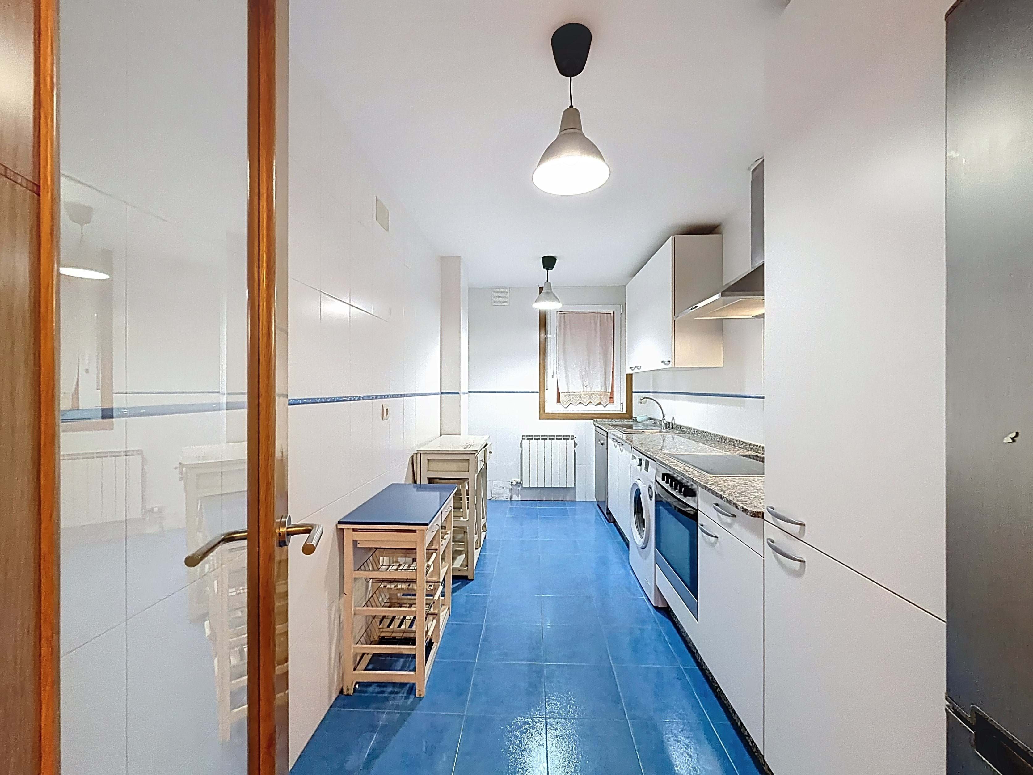 Cocina de Piso en venta en Vilagarcía de Arousa con Calefacción, Terraza y Piscina