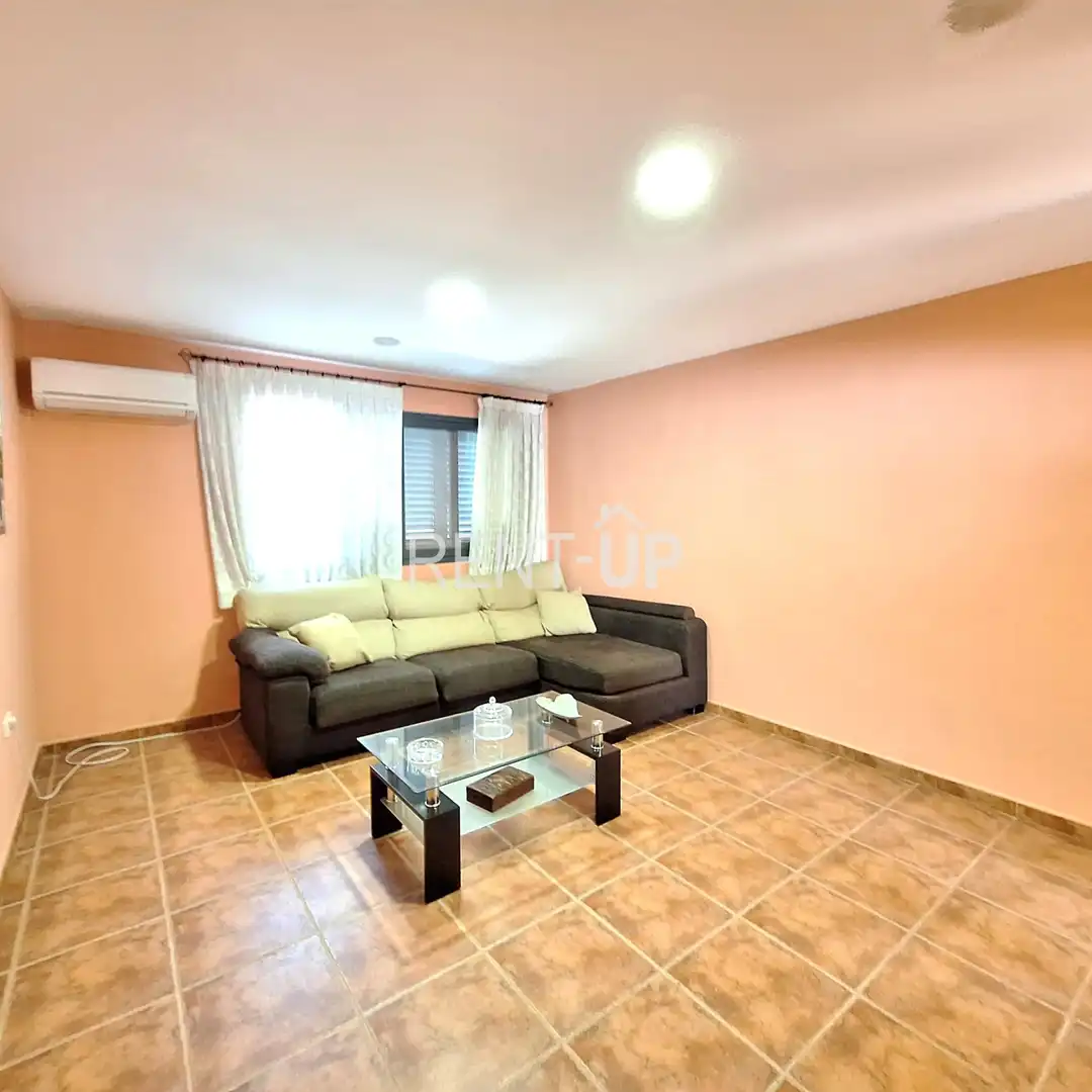 Sala de estar de Casa adosada en venta en Novelé  / Novetlè con Aire acondicionado, Terraza y Trastero