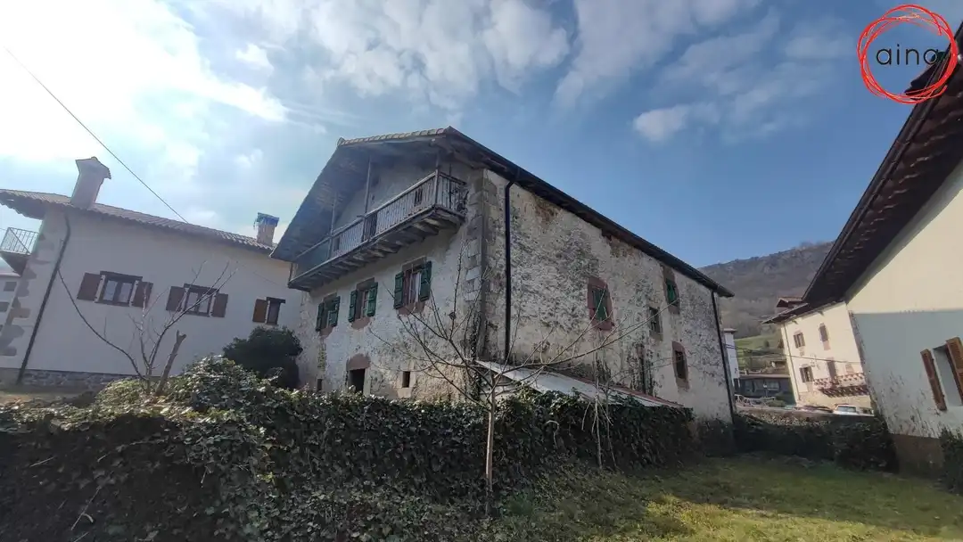 Vista exterior de Casa o xalet en venda en Baztan amb Jardí privat