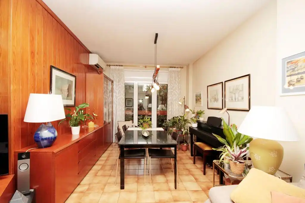 Appartamento con terrazza in vendita a Eixample