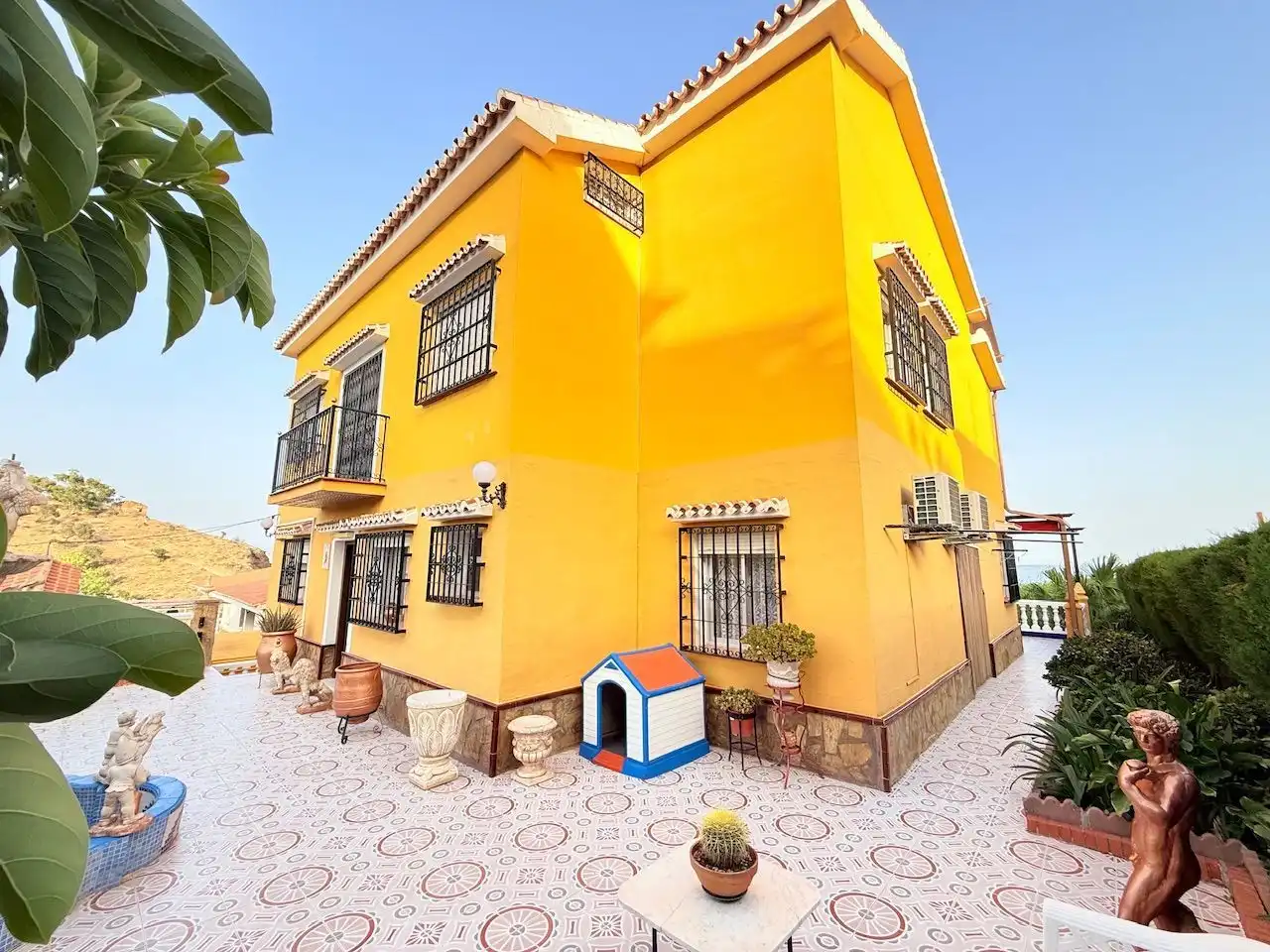 Vista exterior de Casa o chalet en venta en Vélez-Málaga con Aire acondicionado, Calefacción y Jardín privado