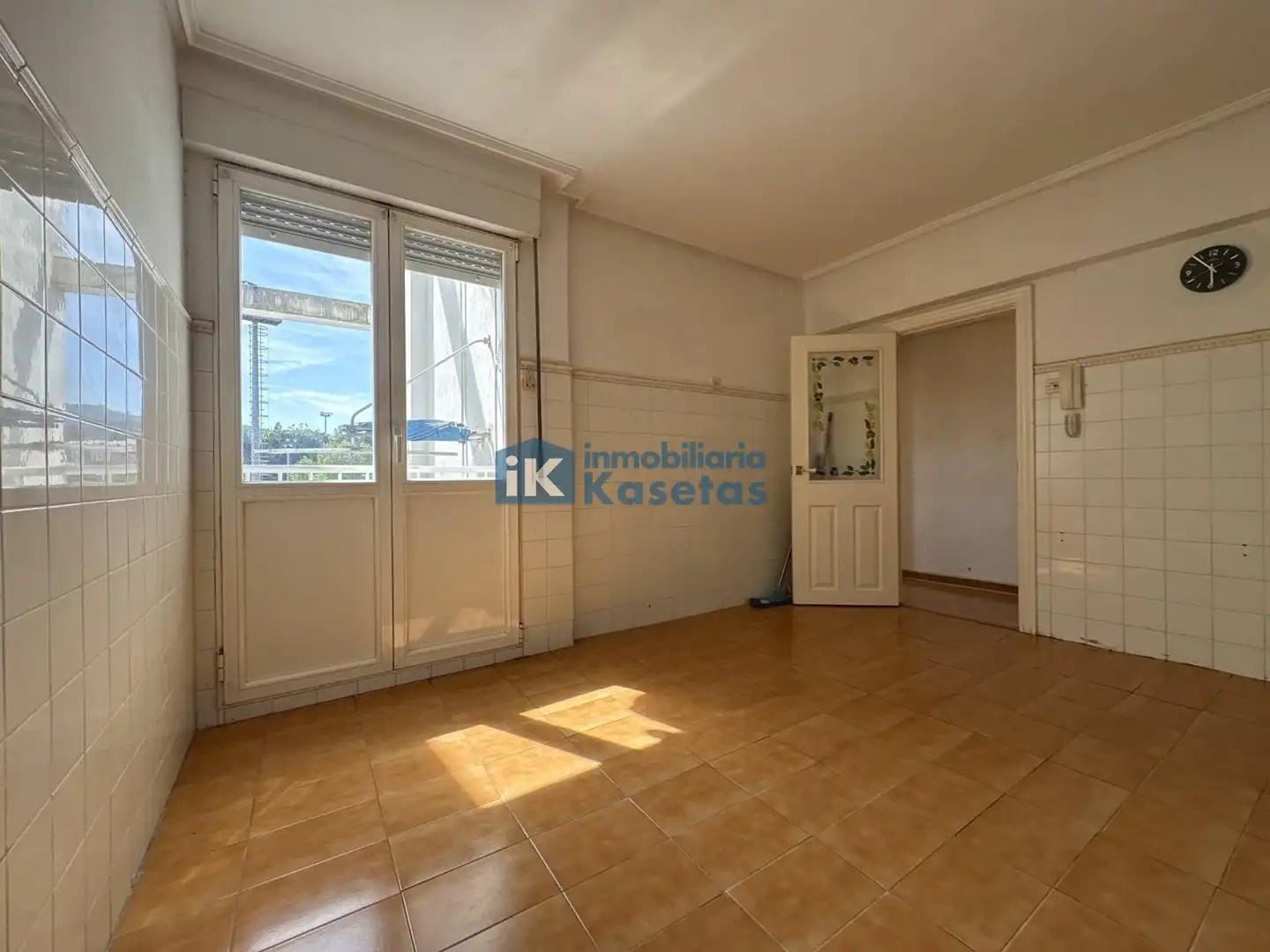 Habitación de Piso en venta en Basauri  con Calefacción