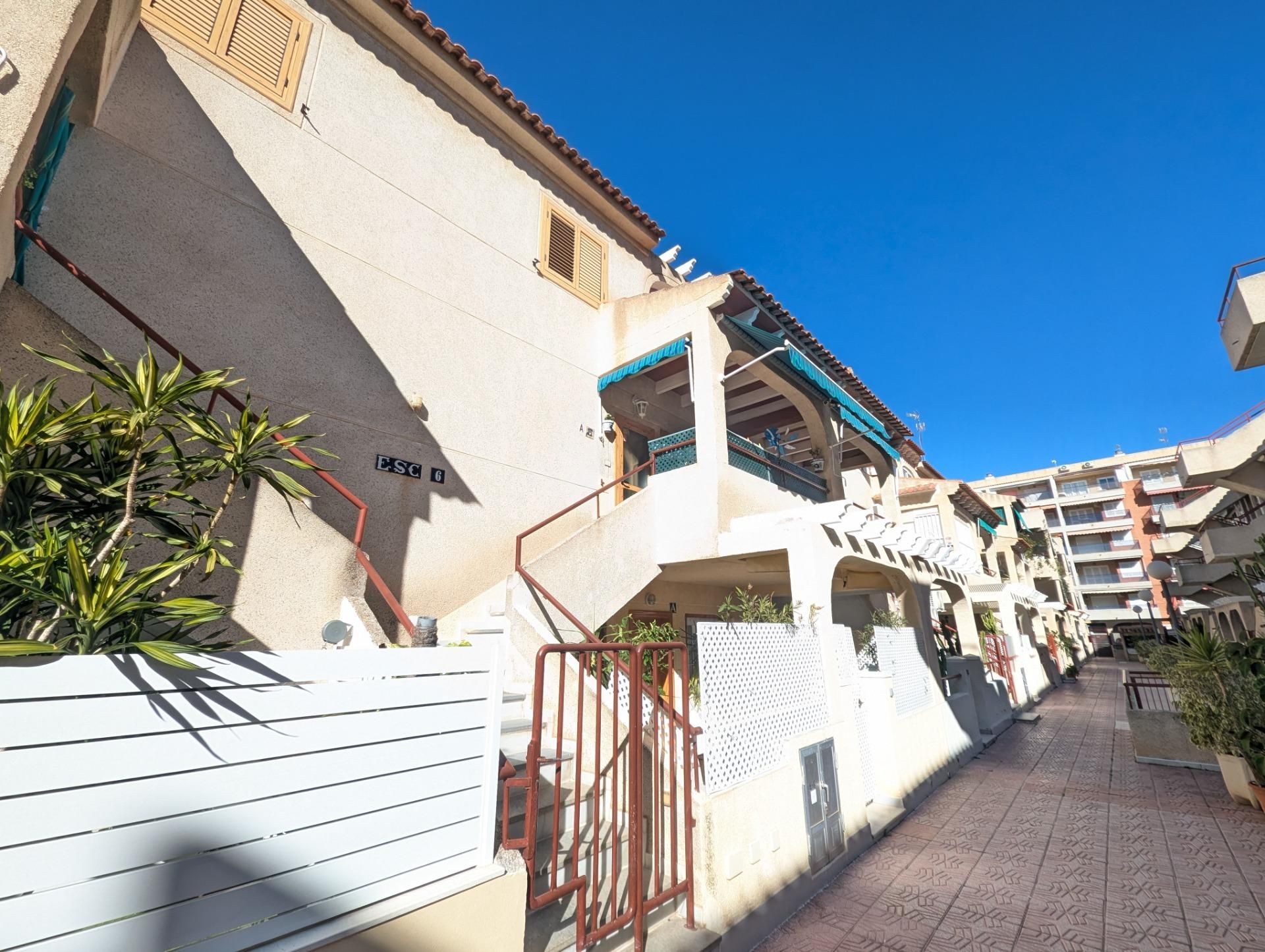 Exterior view of Duplex for sale in Torrevieja  with Terrace, Furnished and Balcony
