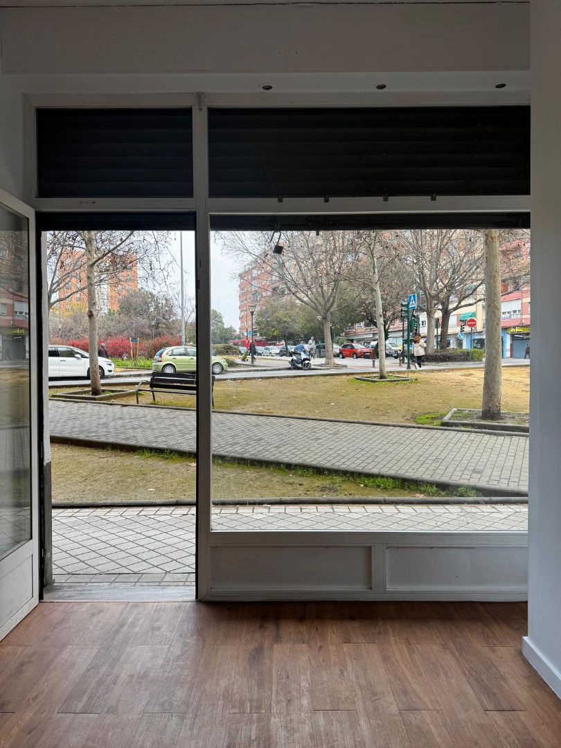 Außenansicht von Geschaftsraum zur Miete in  Granada Capital