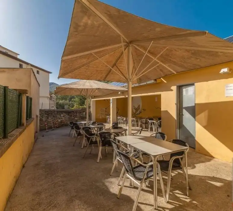 Terrassa de Local en venda en Sant Jaume de Llierca amb Aire condicionat i Moblat