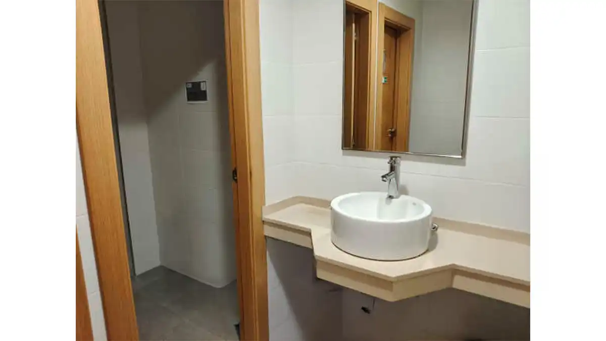 Badezimmer von Geschaftsraum zum Verkauf in Gijón 