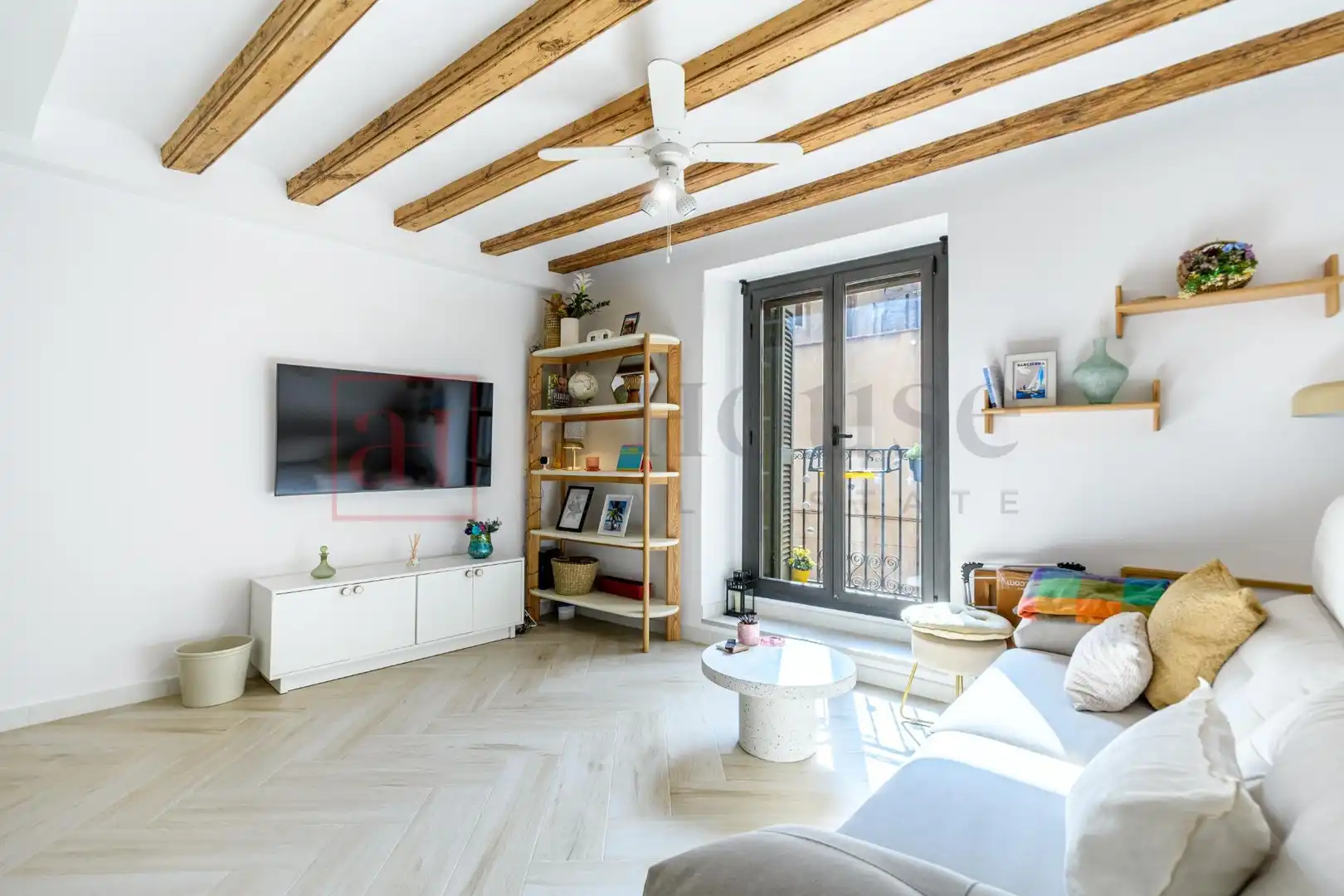 Living room of Flat for sale in Barcelona  with Air Conditioner, Heating and Storage room