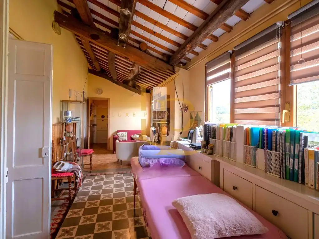 Dormitori de Finca rústica en venda en Rubí amb Calefacció, Jardí privat i Parquet