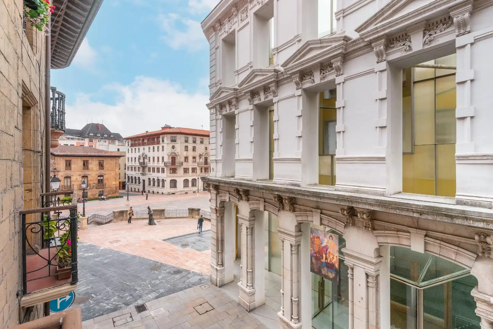 Außenansicht von Wohnung zum Verkauf in Oviedo  mit Heizung, Möbliert und Balkon