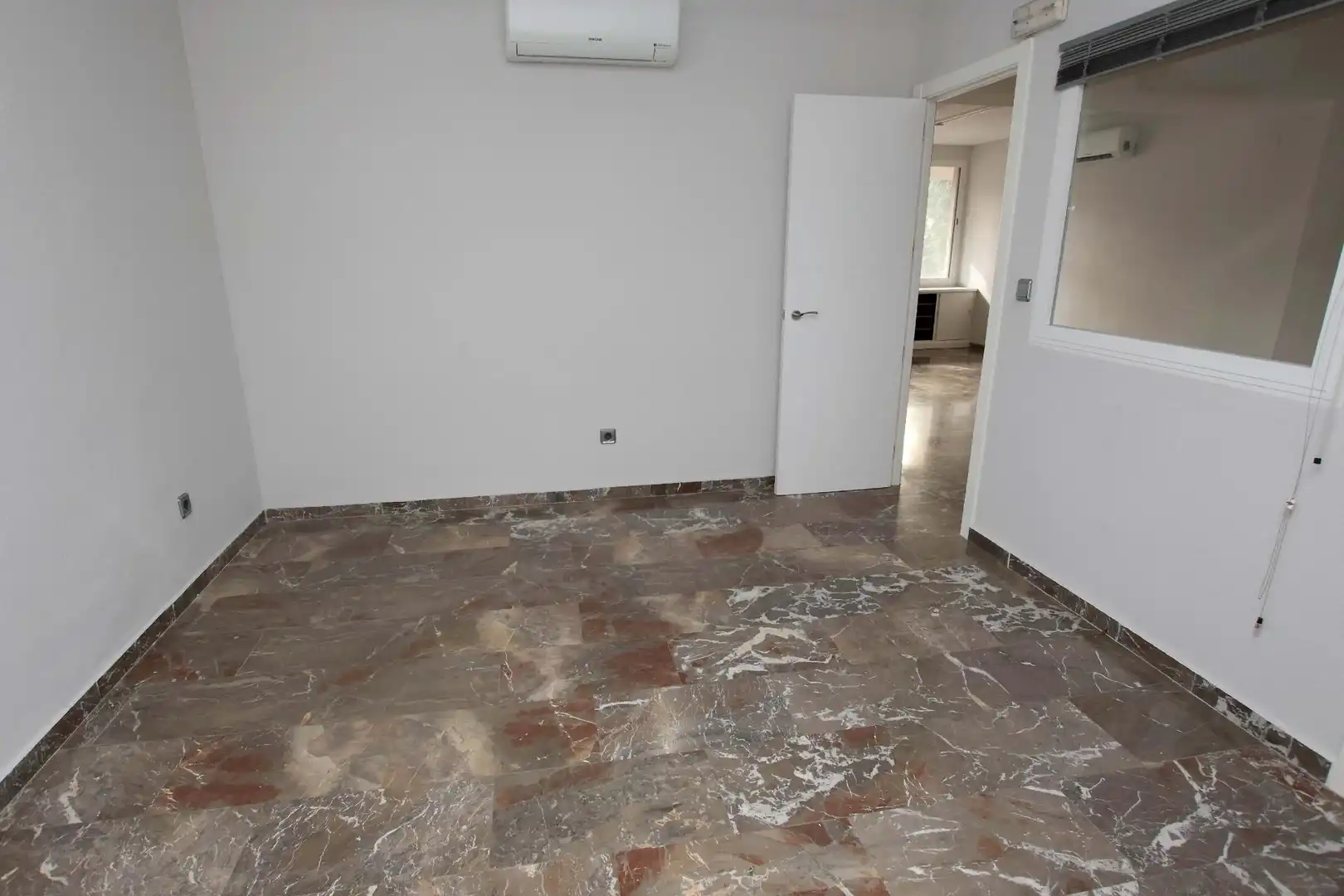 Oficina en venta en Badajoz con Aire acondicionado y Calefacción