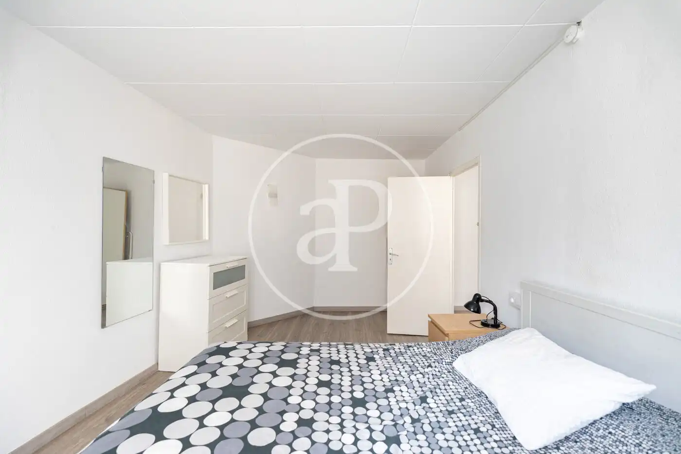 Bedroom of Flat for sale in Barcelona  with Heating, Furnished and Balcony
