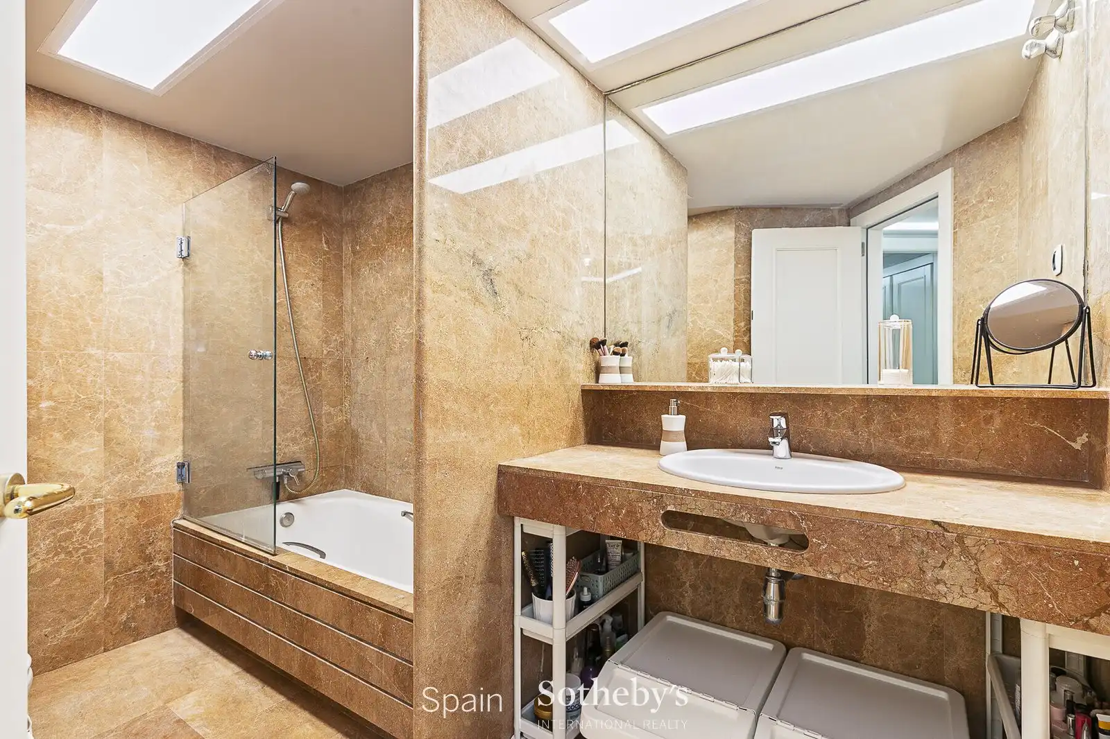 Bathroom of Apartments for sale in Sitges  with Air Conditioner, Storage room and Community pool