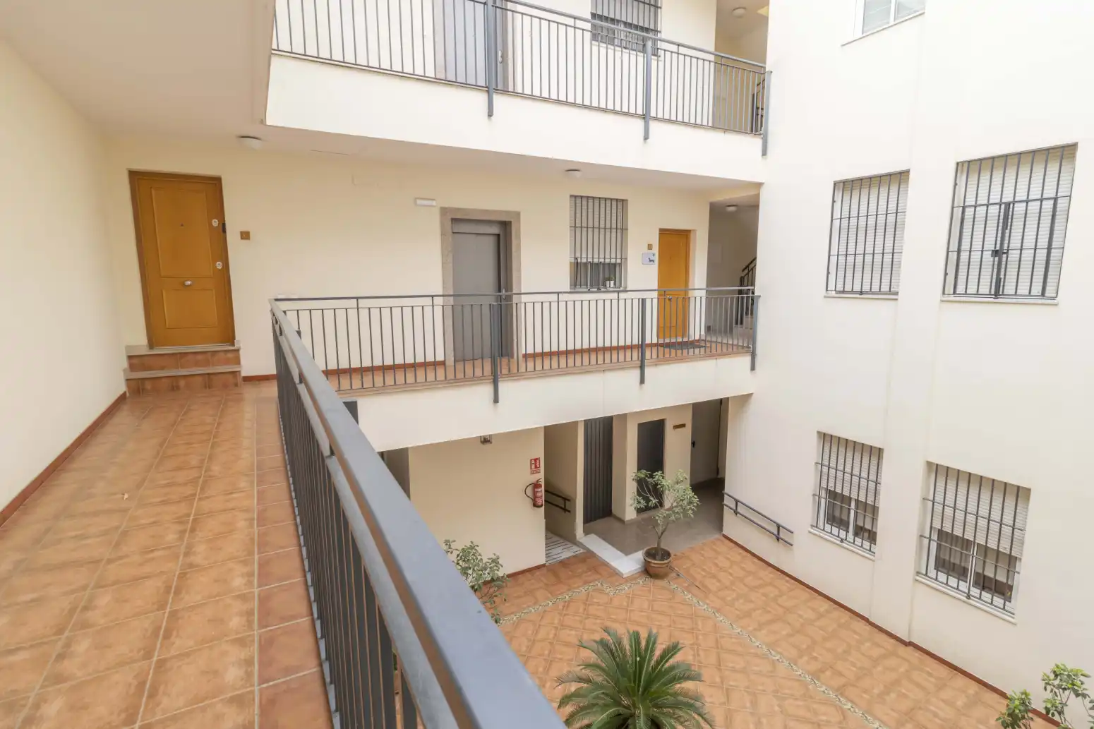 Flat for sale in Sevilla  with Air Conditioner, Heating and Balcony