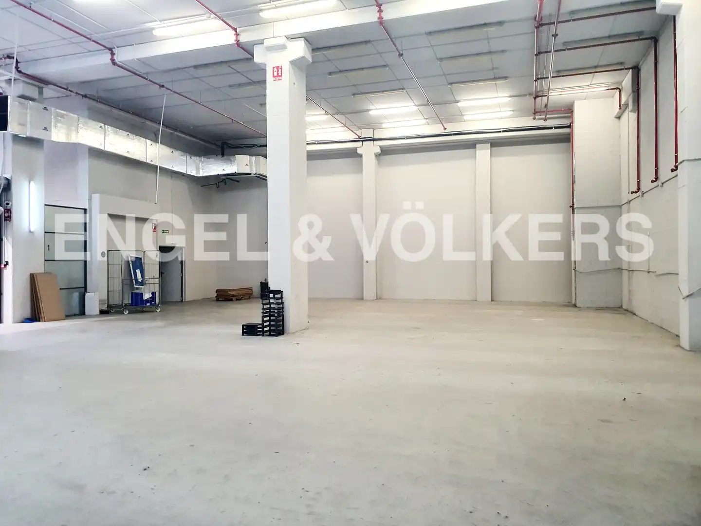 Nau industrial en venda en Cornellà de Llobregat