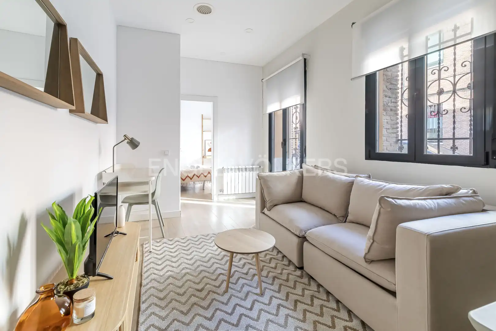Sala d'estar de Apartament de lloguer en Madrid amb Aire condicionat, Calefacció i Moblat
