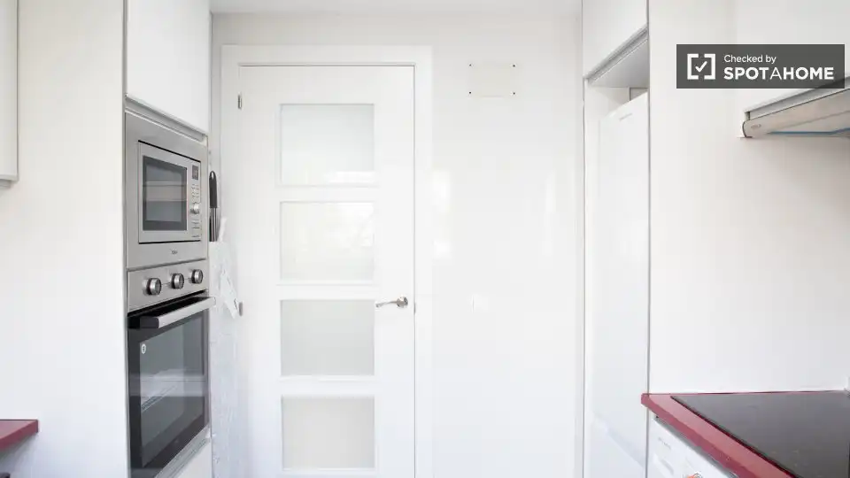 Kitchen of Flat for rent in Madrid  with Air Conditioner, Heating and Furnished