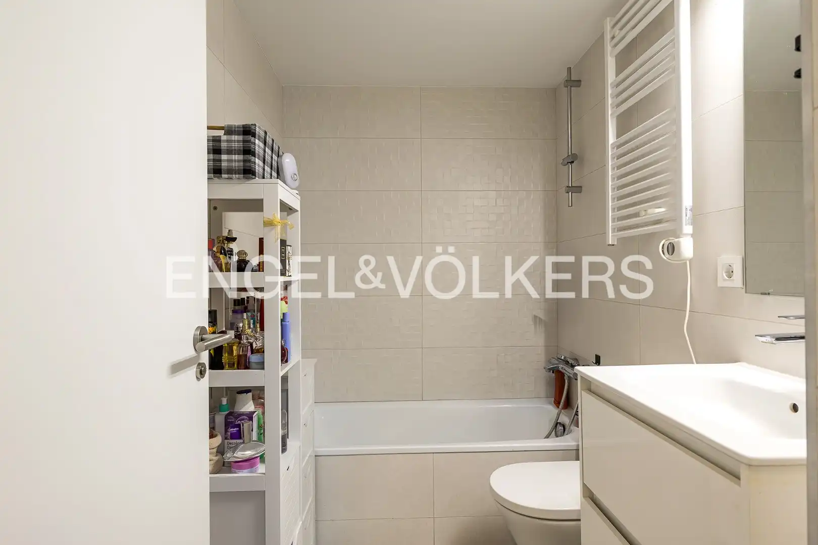 Bathroom of Apartments for sale in Pallejà  with Air Conditioner, Heating and Terrace