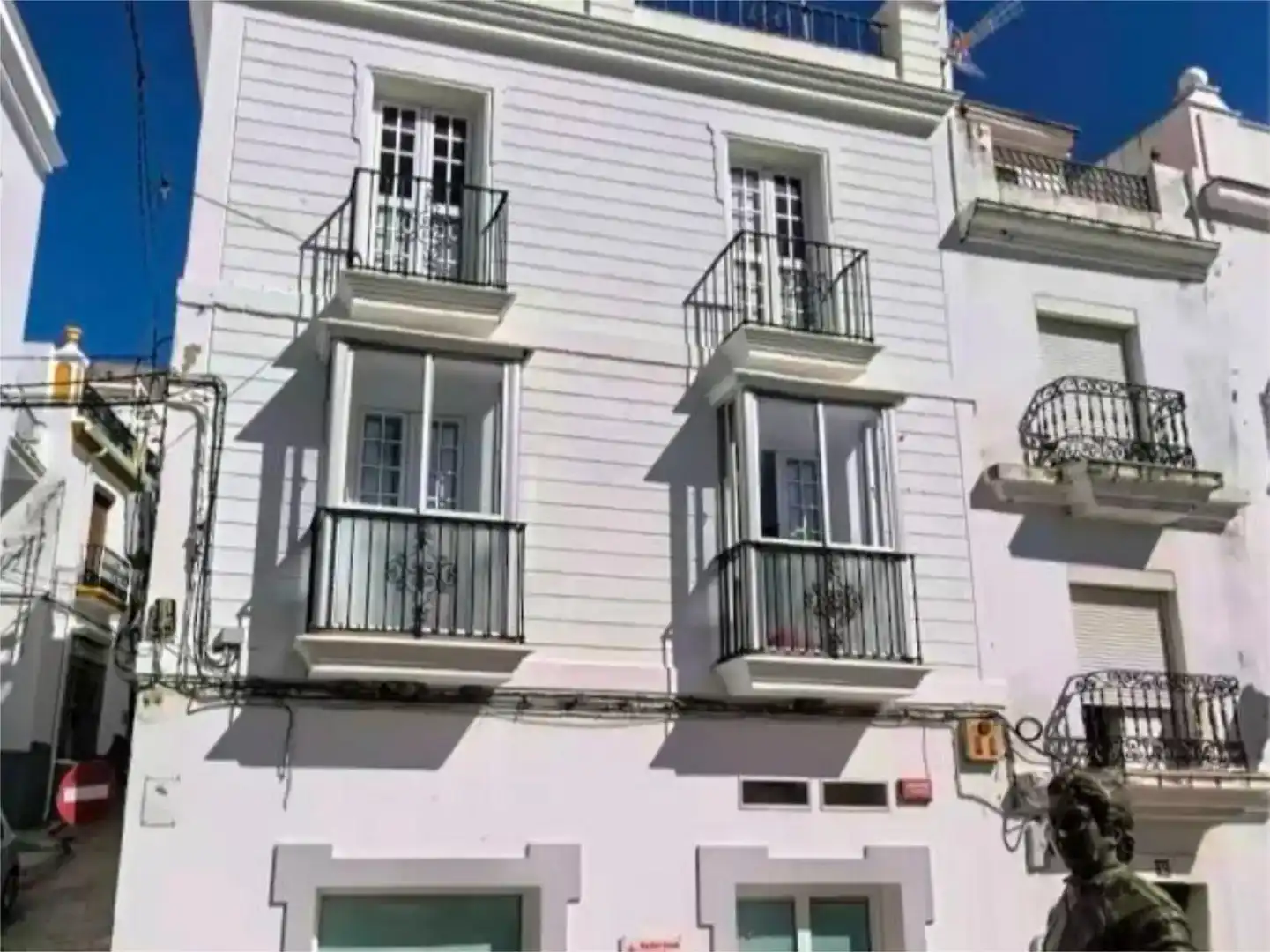 Vista exterior de Casa o xalet en venda en Alcalá de los Gazules amb Aire condicionat i Balcó