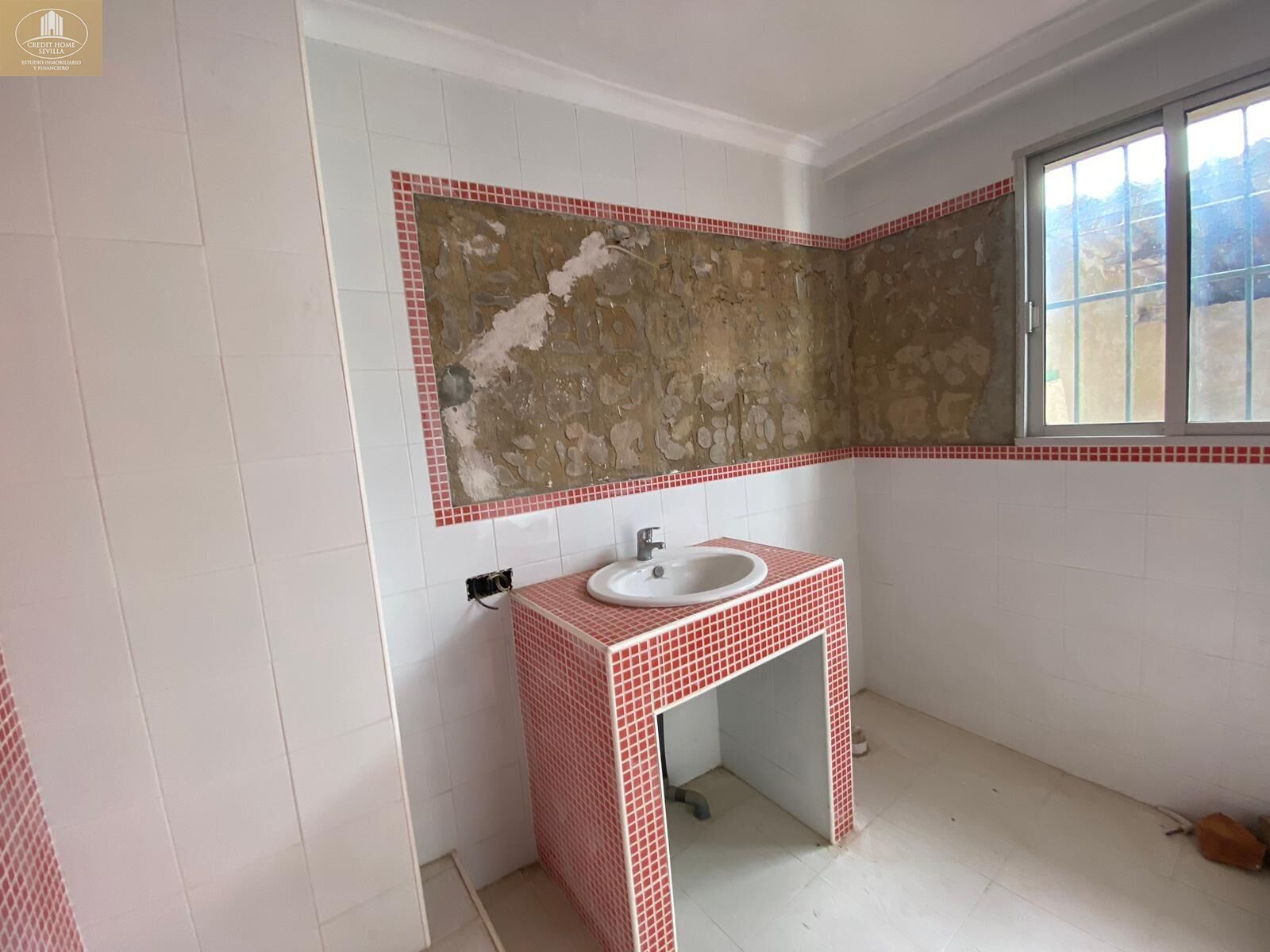 Bathroom of Single-family semi-detached for sale in Pilas  with Terrace and Balcony