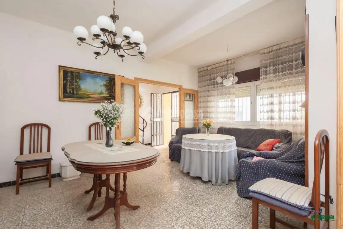 Sala d'estar de Casa adosada en venda en Albox amb Balcó