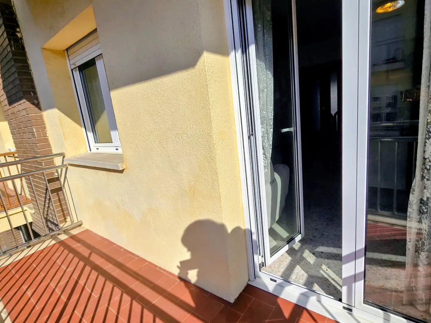Terrasse von Einfamilien-Reihenhaus zum Verkauf in Manlleu mit Heizung, Privatgarten und Terrasse