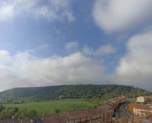 Vista exterior de Dúplex en venda en Berga amb Terrassa i Balcó