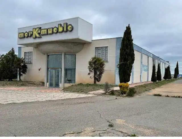 Industrial building for sale in Villamayor