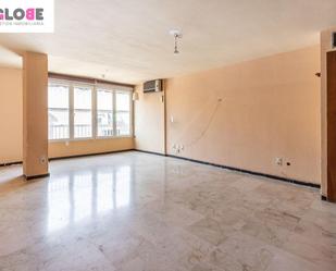 Living room of Flat for sale in  Granada Capital  with Heating, Terrace and Balcony