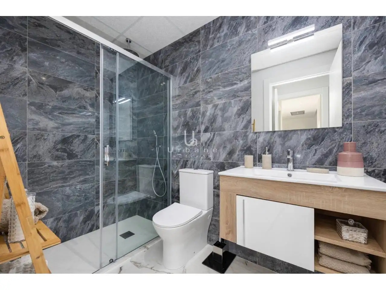 Baño de Ático en venta en San Miguel de Salinas con Aire acondicionado, Terraza y Amueblado