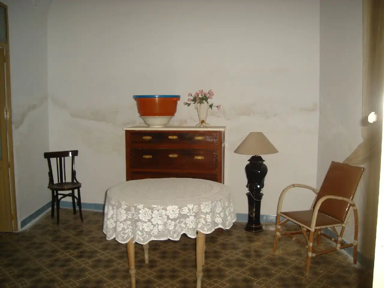 C63 VENTA DE CASA SEÑORIAL DE ESQUINA PARA REFORMAR. AMPLIA SUPERFICIE DE SOLAR. MONTIJO, imatge 3