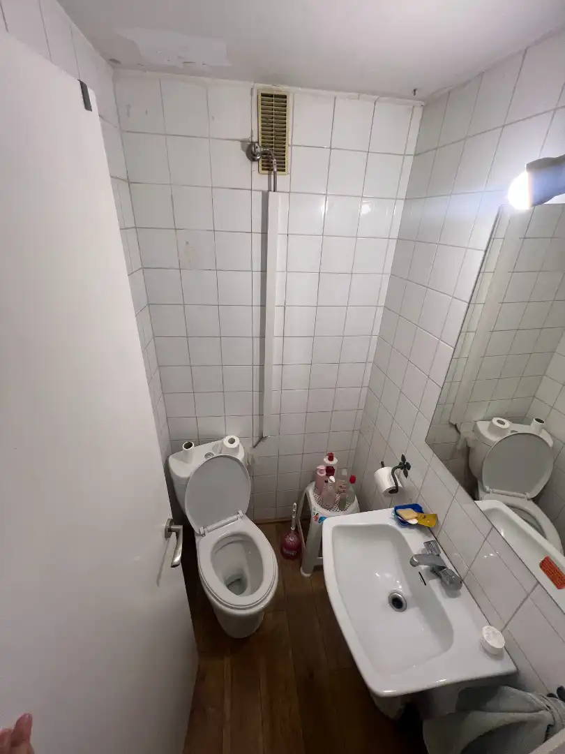 Bathroom of Flat for sale in Reus  with Oven and Washing machine