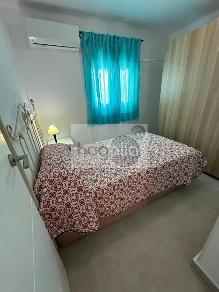 Dormitori de Pis de lloguer en  Sevilla Capital amb Aire condicionat i Moblat