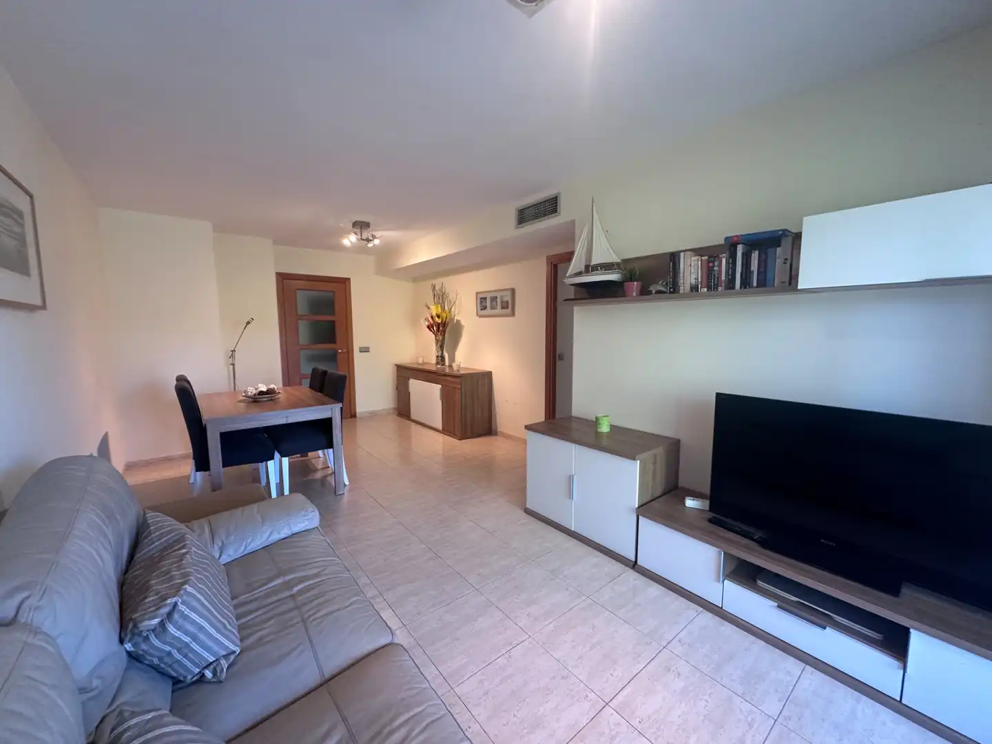 Wohnzimmer von Wohnung zum Verkauf in Torredembarra mit Klimaanlage, Heizung und Terrasse
