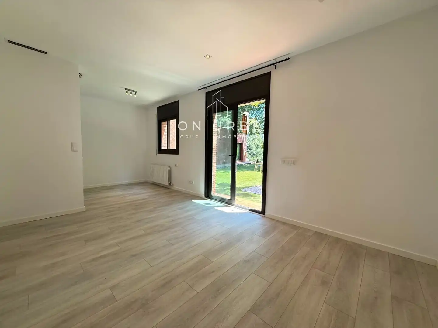 Dormitori de Casa adosada en venda en Sant Cugat del Vallès amb Aire condicionat