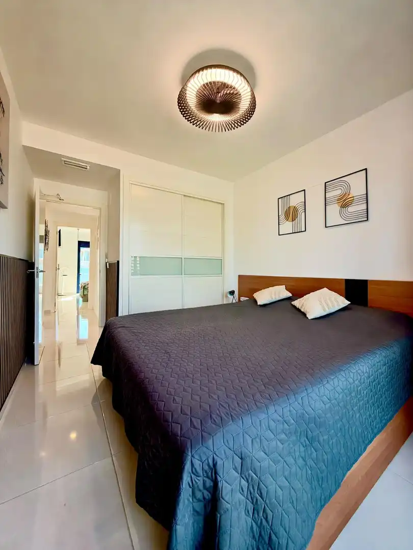 Habitación de Apartamento en venta en Torrevieja con Aire acondicionado, Calefacción y Terraza