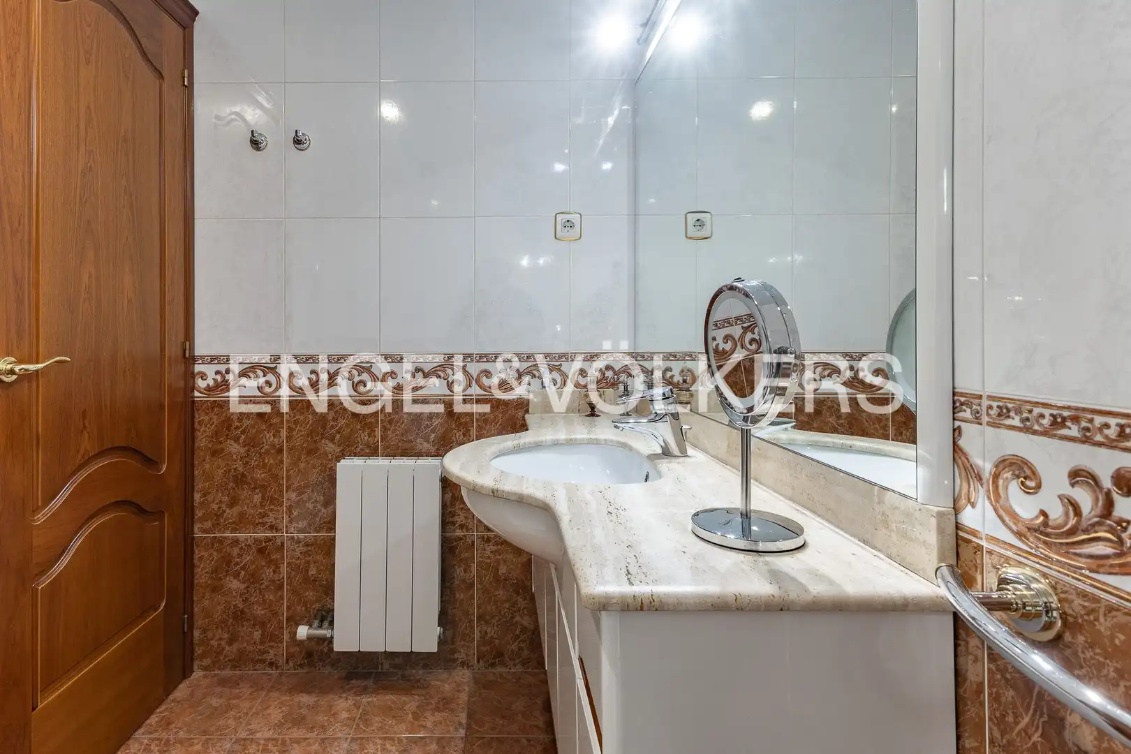 Bany de Casa o xalet en venda en Barcelona amb Aire condicionat, Calefacció i Parquet