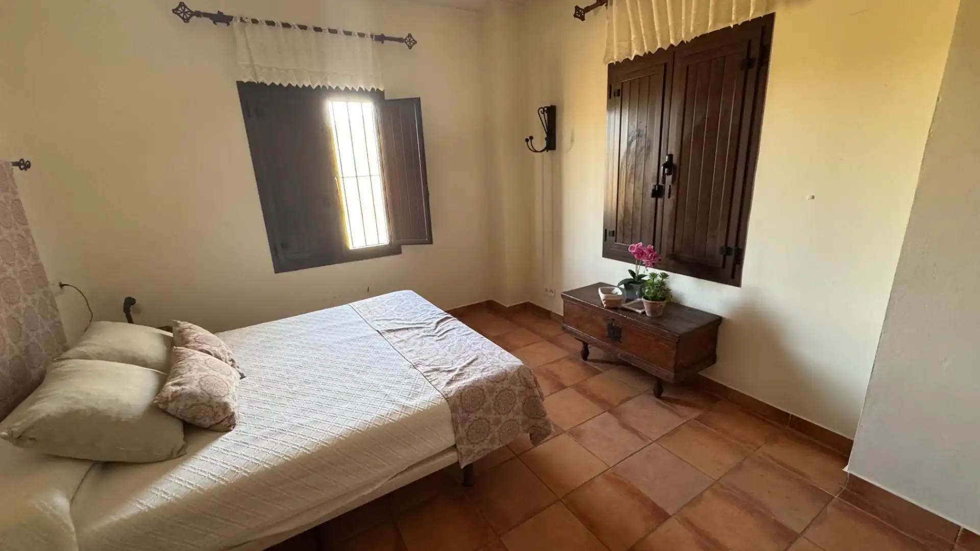 Habitación de Finca rústica en venta en Teba con Aire acondicionado, Jardín privado y Piscina