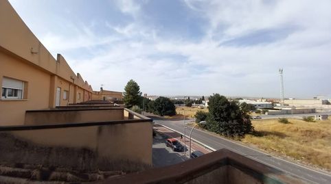 Foto 2 de Casa o chalet en venta en Calle Legazpi, Santa Fe, Granada