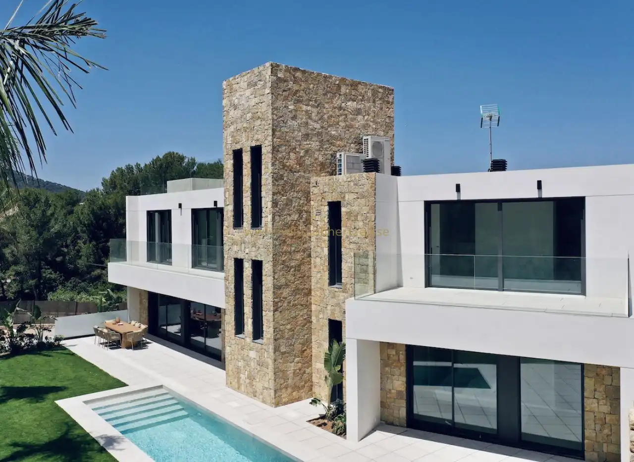 House for sale in Santa Eulària