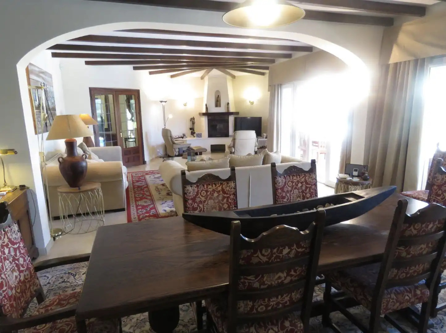 Sala de estar de Casa o chalet en venta en Benahavís con Aire acondicionado, Calefacción y Jardín privado